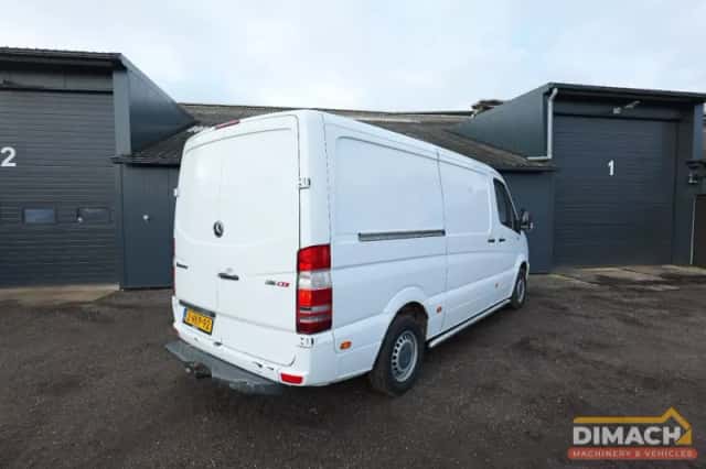 Mercedes-Benz Sprinter (2010) thumbnail 6