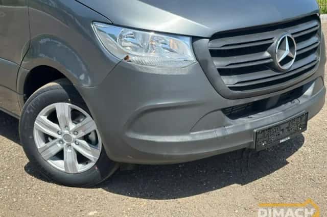 Mercedes-Benz Sprinter (2018) thumbnail 3