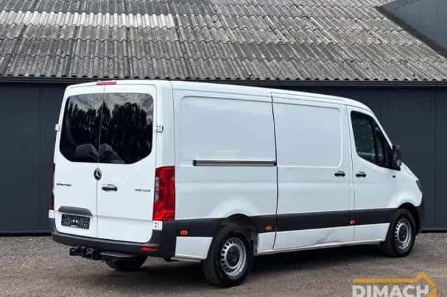 Mercedes-Benz Sprinter (2019) thumbnail 2