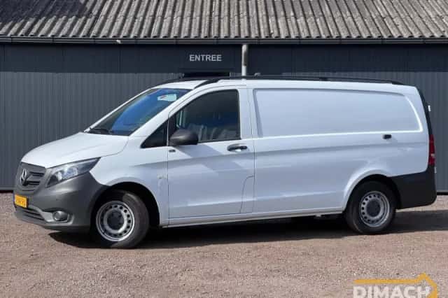 Mercedes-Benz Vito (2017) thumbnail 1