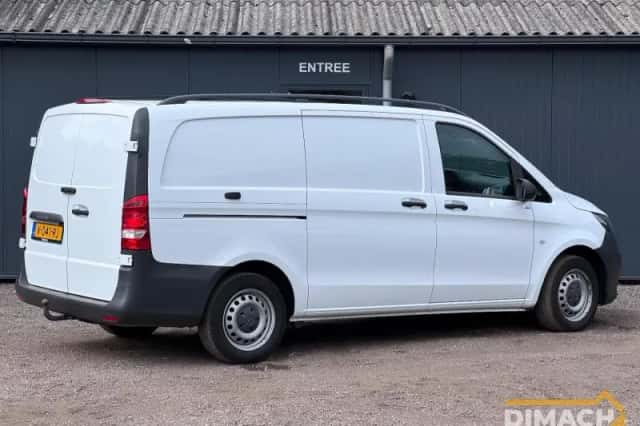 Mercedes-Benz Vito (2017) thumbnail 3