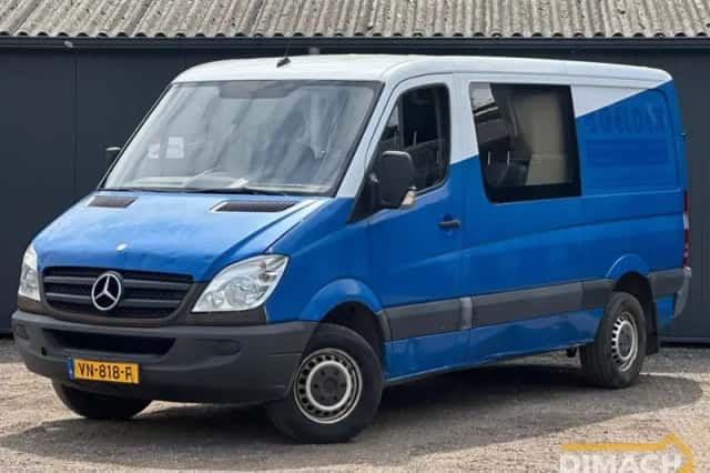 Mercedes-Benz Sprinter (2011) thumbnail 1