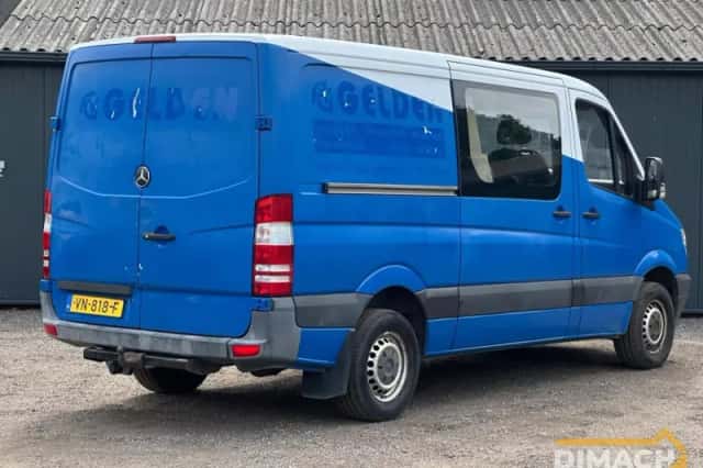 Mercedes-Benz Sprinter (2011) thumbnail 2