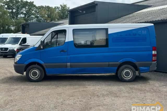Mercedes-Benz Sprinter (2011) thumbnail 5