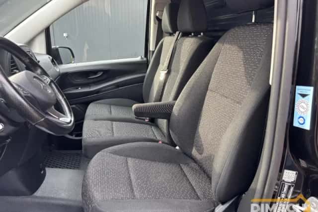 Mercedes-Benz Vito (2022) thumbnail 3