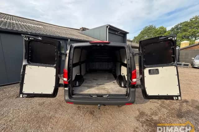 Mercedes-Benz Vito (2022) thumbnail 6