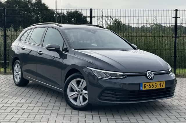 Volkswagen Golf (2022) thumbnail 4