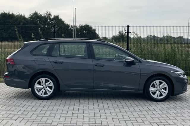 Volkswagen Golf (2022) thumbnail 6