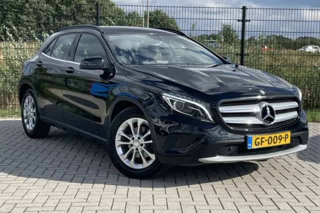 Mercedes-Benz GLA (2014) thumbnail 4