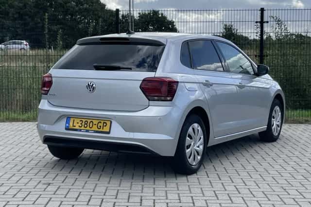Volkswagen Polo (2021) thumbnail 2