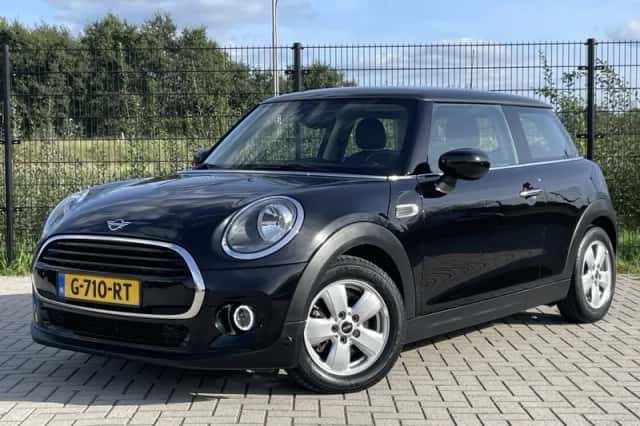 MINI Cooper (2019) thumbnail 1