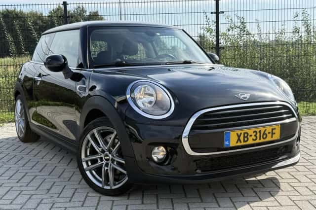 MINI Cooper (2018) thumbnail 4