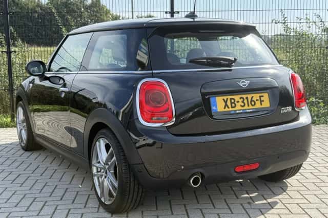 MINI Cooper (2018) thumbnail 5
