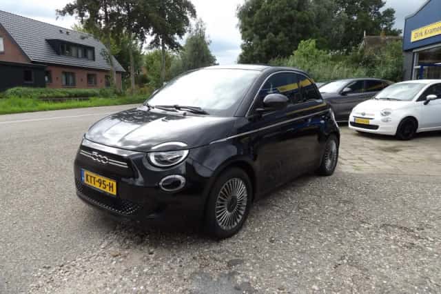 Fiat 500 (2023) thumbnail 5