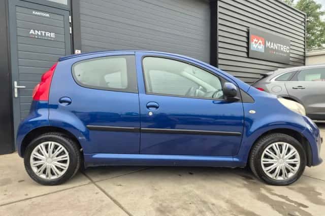 Peugeot 107 (2008) thumbnail 6
