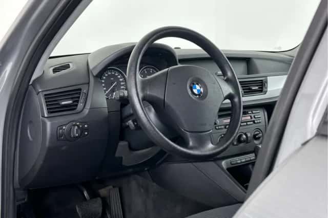 BMW X1 (2010) thumbnail 4