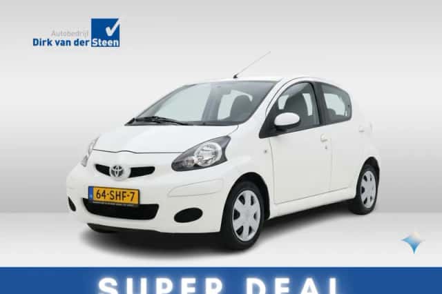 Toyota Aygo (2011) thumbnail 1