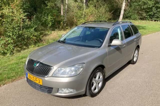 Škoda Octavia (2012) thumbnail 2