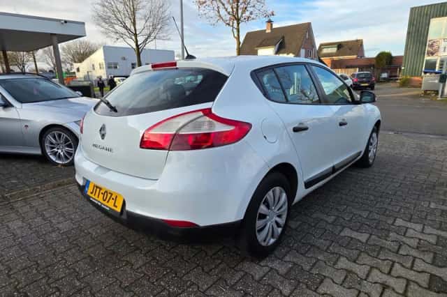 Renault Mégane (2013) thumbnail 4