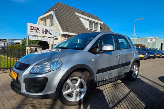 Suzuki SX4 (2009) thumbnail 1