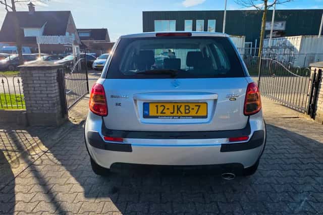 Suzuki SX4 (2009) thumbnail 5