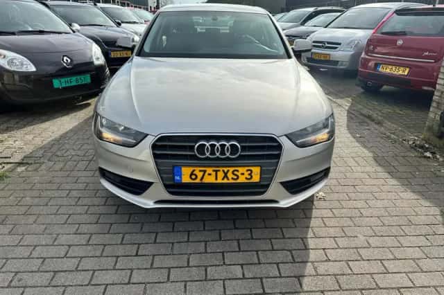 Audi A4 (2012) thumbnail 2