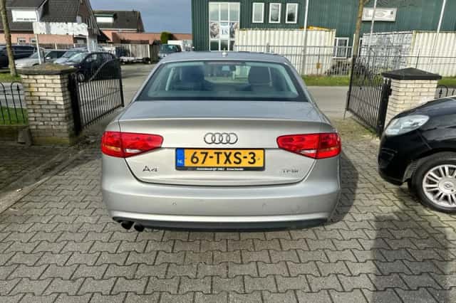 Audi A4 (2012) thumbnail 5