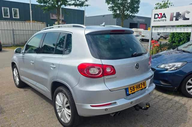 Volkswagen Tiguan (2009) thumbnail 5