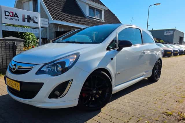 Opel Corsa (2012) thumbnail 1