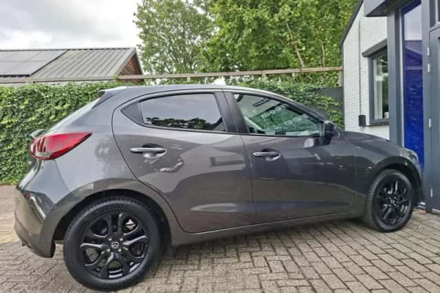 Mazda 2 (2019) thumbnail 3