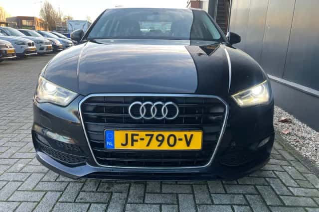 Audi A3 (2016) thumbnail 4