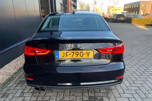 Audi A3 (2016) thumbnail 5