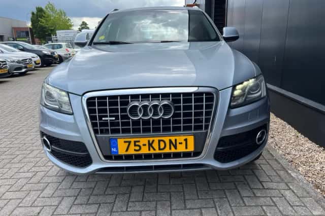 Audi Q5 (2009) thumbnail 4