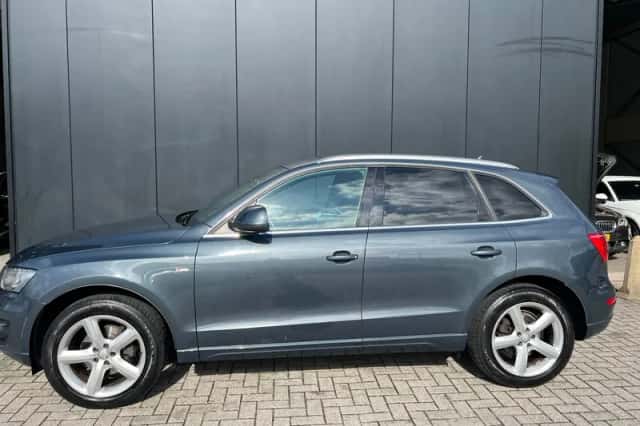 Audi Q5 (2009) thumbnail 2