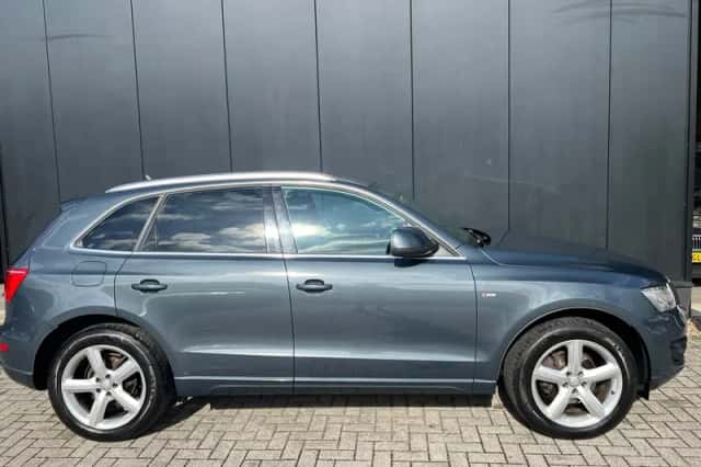 Audi Q5 (2009) thumbnail 3