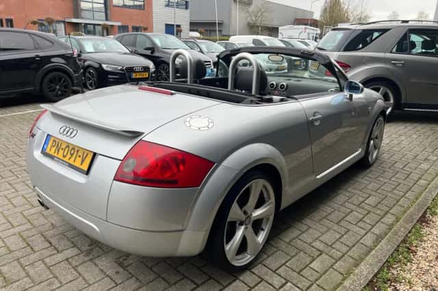 Audi TT (2002) thumbnail 4