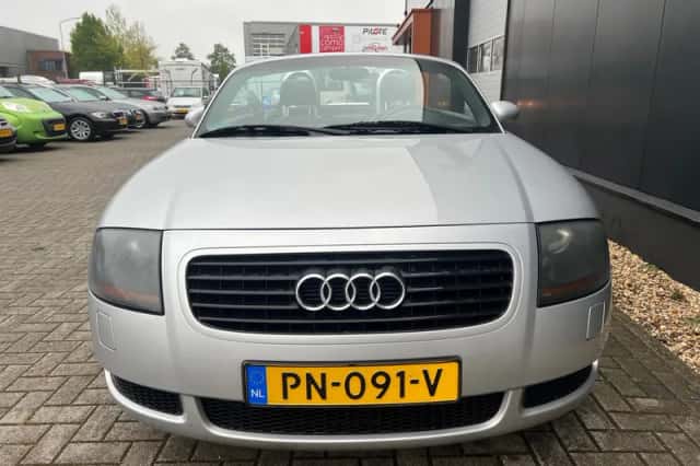 Audi TT (2002) thumbnail 5