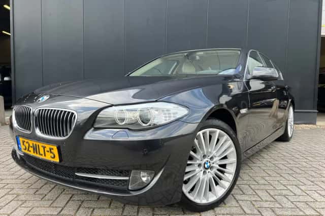 BMW 5-Serie (2010) thumbnail 1