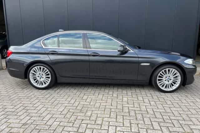 BMW 5-Serie (2010) thumbnail 3