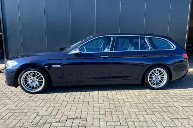 BMW 5-Serie (2014) thumbnail 2