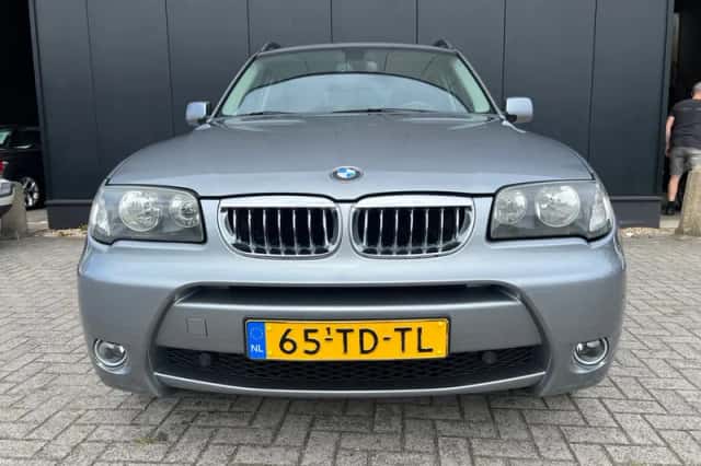BMW X3 (2006) thumbnail 3