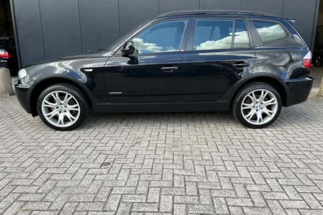 BMW X3 (2010) thumbnail 2