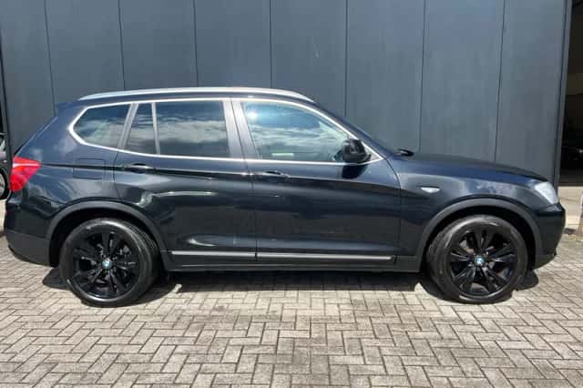 BMW X3 (2012) thumbnail 3