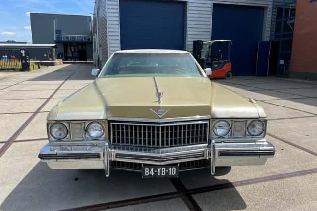 Cadillac De Ville (1973) thumbnail 2