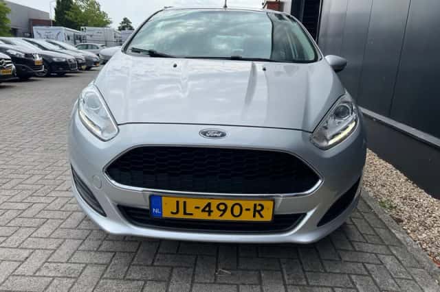 Ford Fiesta (2016) thumbnail 4