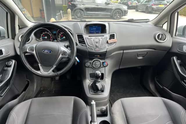 Ford Fiesta (2016) thumbnail 6