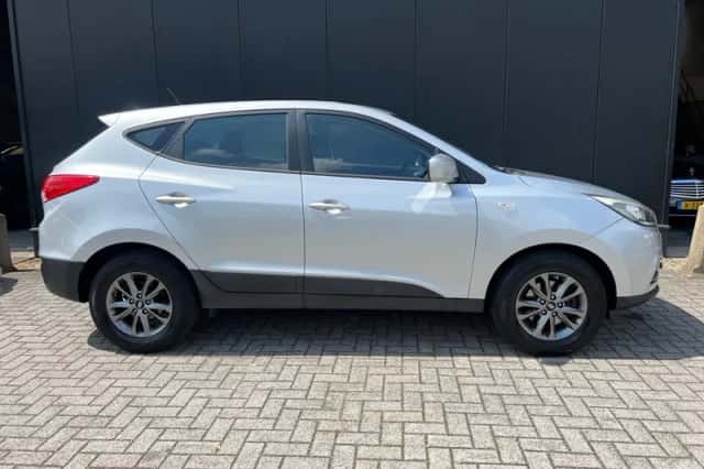 Hyundai ix35 (2014) thumbnail 3