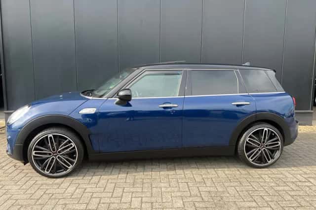 MINI Clubman (2017) thumbnail 2