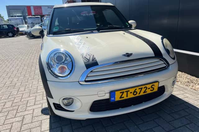 MINI Clubman (2008) thumbnail 4