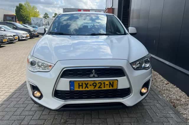 Mitsubishi ASX (2016) thumbnail 5